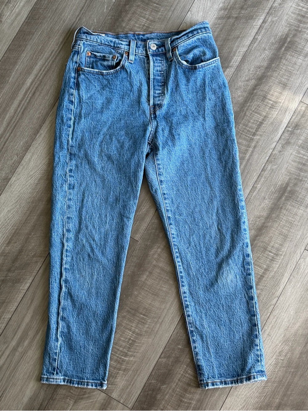 Levi’s 501 Premium Cropped Jean Medium Wash Denim Women’s Sz 27 Capital E - Picture 1 of 5